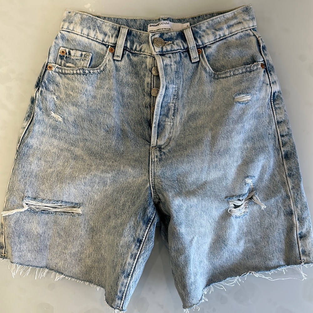 GARAGE Denim Distressed Bermuda Shorts | Size 0 | Light wash